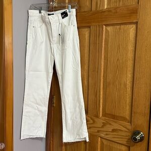 Brand new women’s express white high rise cropped flare jeans size 8R